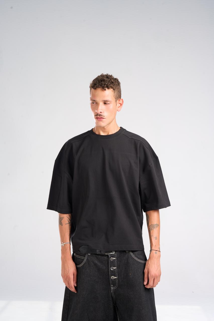 Black basic t-shirt